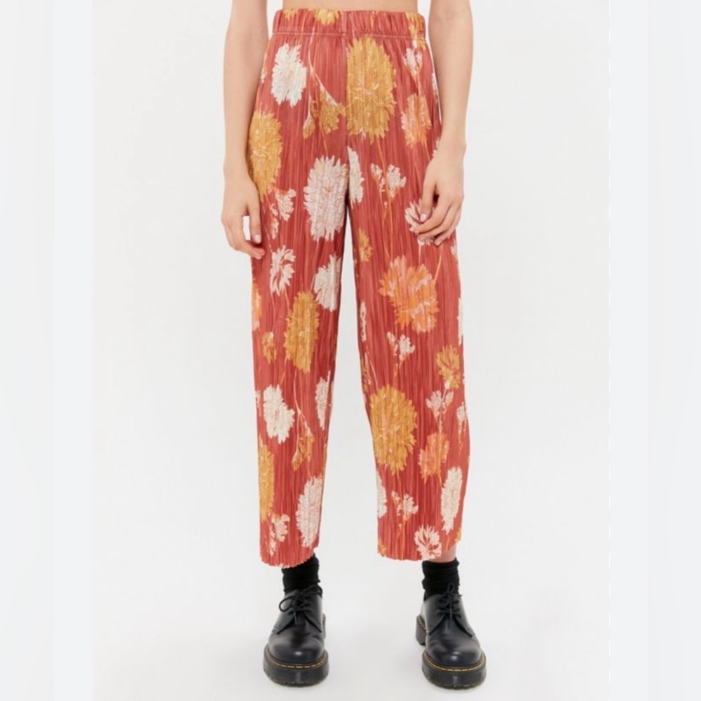 UO Mackie Pleated Pants